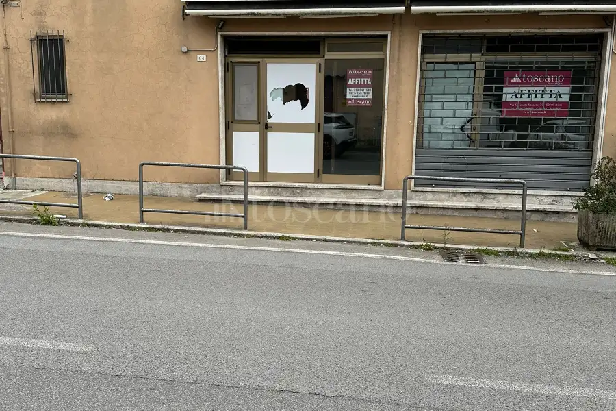 Attività Commerciale in affitto di 62 mq a €480 (rif. 8/2026)