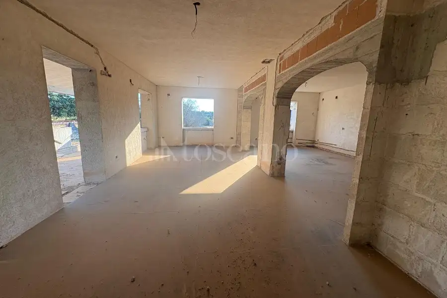 Villa in vendita di 1.200 mq a €800.000 (rif. 31/2026)