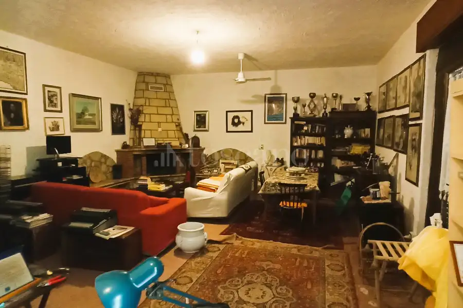 Casa Indipendente in vendita di 205 mq a €65.000 (rif. 12/2026)