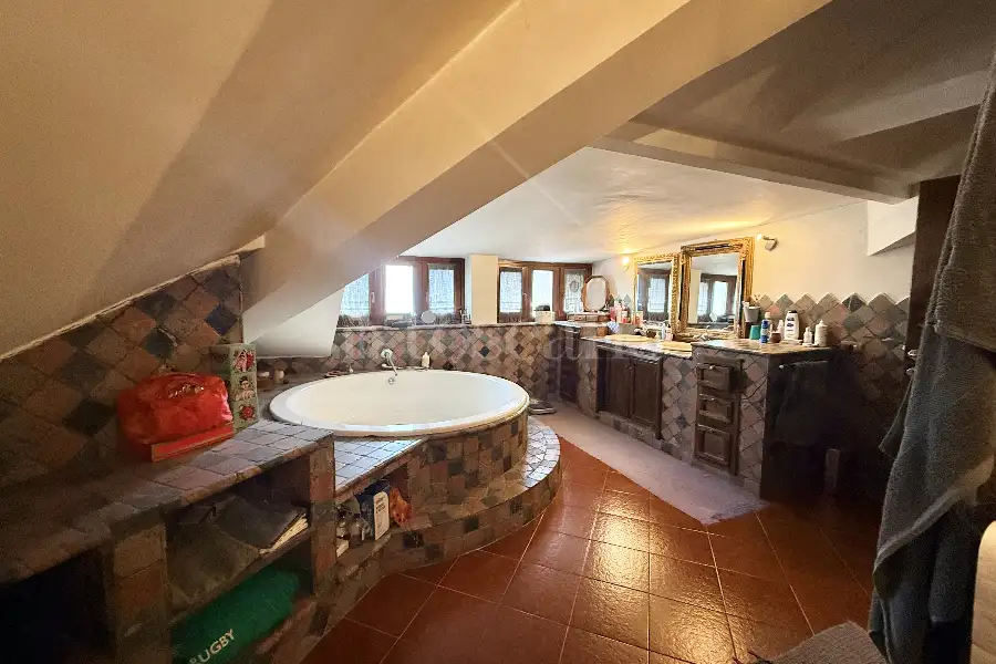 Attico in vendita di 230 mq a €189.000 (rif. 54/2026)