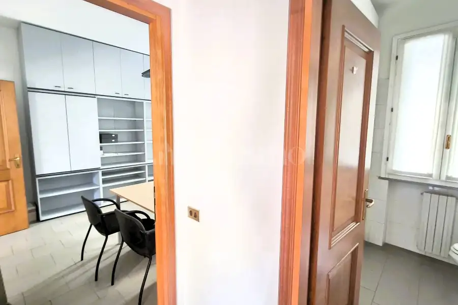Ufficio in affitto di 90 mq a €950 (rif. 54/2026)