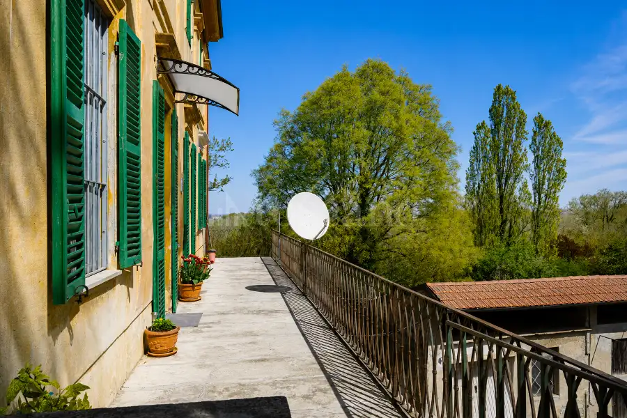 Casale in vendita di 1.000 mq a €1.150.000 (rif. 5/2026)