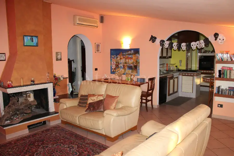 Villa in vendita di 336 mq a €290.000 (rif. 36/2024)