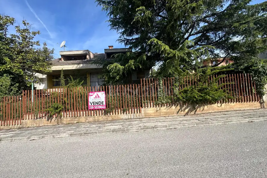 Villa in vendita di 444 mq trattativa riservata (rif. 59/2025)