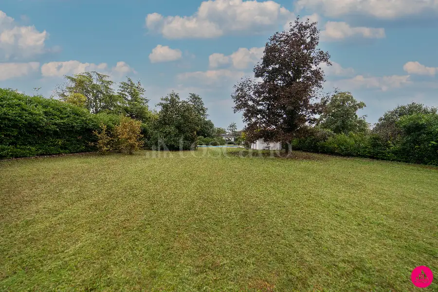 Villa in vendita di 390 mq a €430.000 (rif. 171/2025)