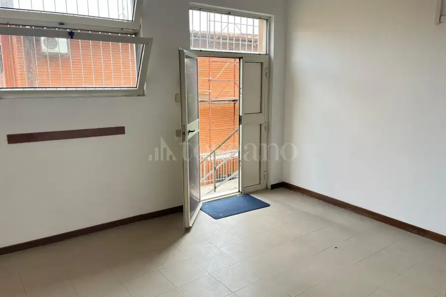 Ufficio in affitto di 115 mq a €600 (rif. 32/2026)