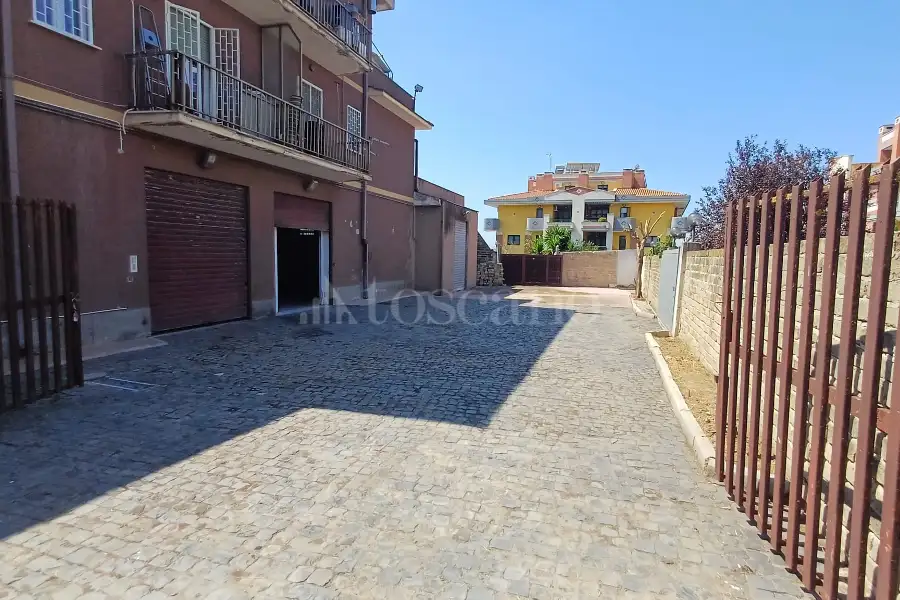 Negozio in vendita di 250 mq a €225.000 (rif. 27/2025)