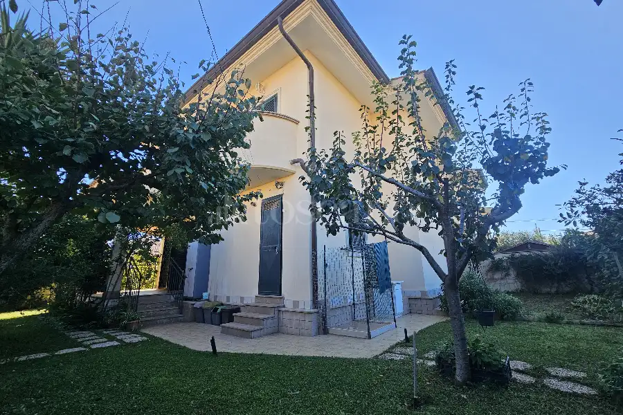 Villino a Schiera in vendita di 140 mq a €299.000 (rif. 111/2025)