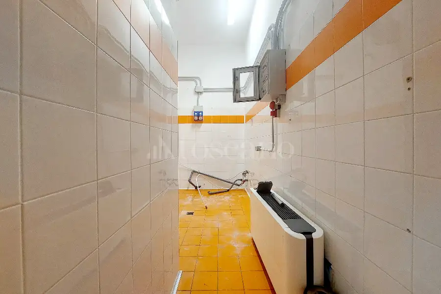 Negozio in affitto di 45 mq a €1.950 (rif. 3/2026)
