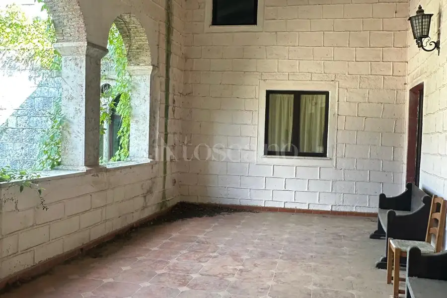 Palazzo in vendita di 3.000 mq trattativa riservata (rif. 69/2026)