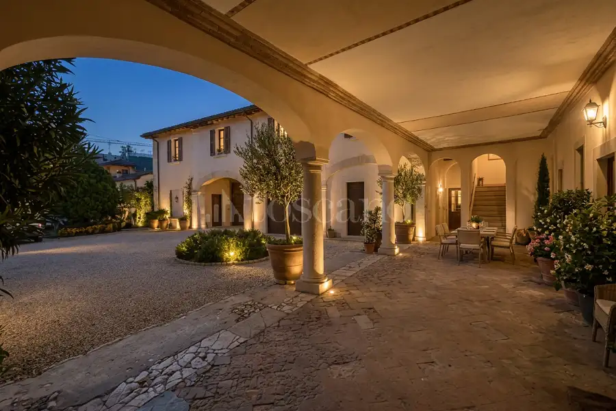 Casale in vendita di 1.300 mq a €560.000 (rif. 65/2023)