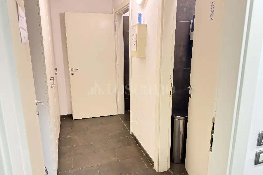 Ufficio in vendita di 250 mq a €250.000 (rif. 5/2026)