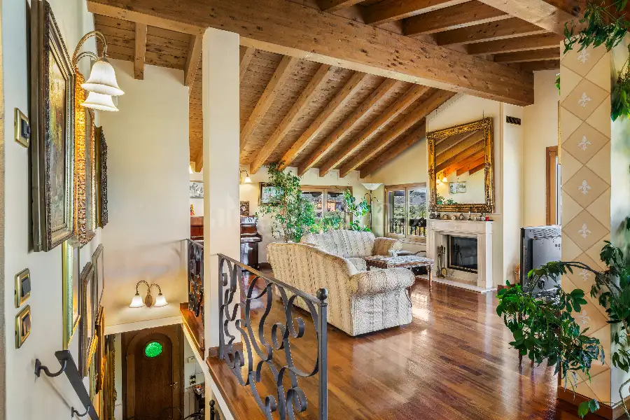 Villa in vendita di 583 mq a €2.680.000 (rif. 66/2025)