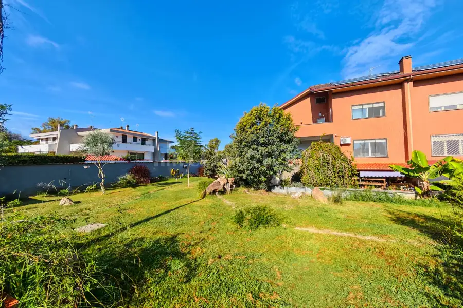 Villa Plurifamiliare in vendita di 320 mq a €849.000 (rif. 30/2025)