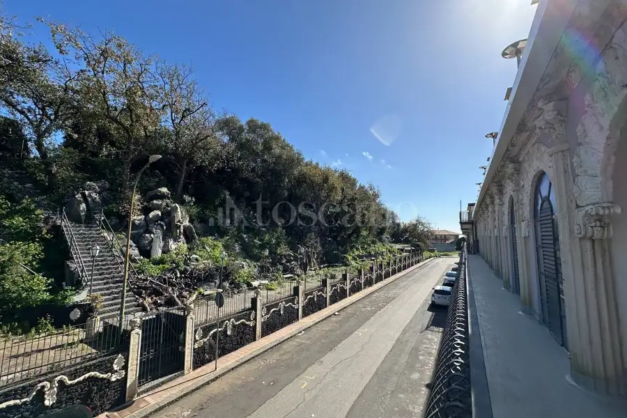Palazzo in affitto di 500 mq a €5.800 (rif. 216/2025)