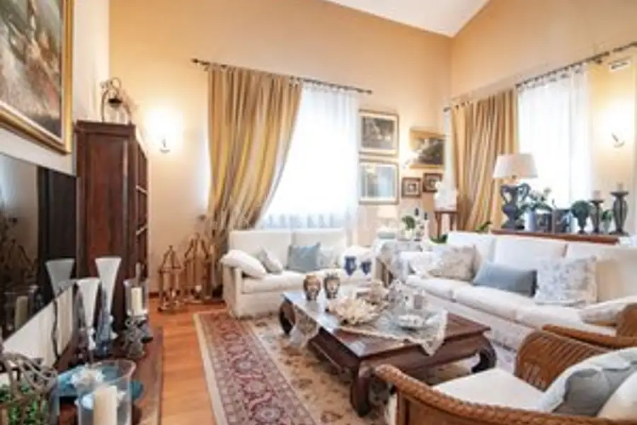 Casa in vendita di 330 mq a €470.000 (rif. 21/2026)