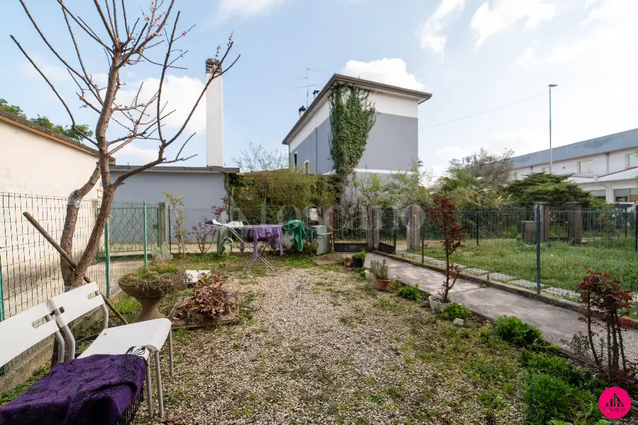 Villino a Schiera in vendita di 99 mq a €129.000 (rif. 48/2026)