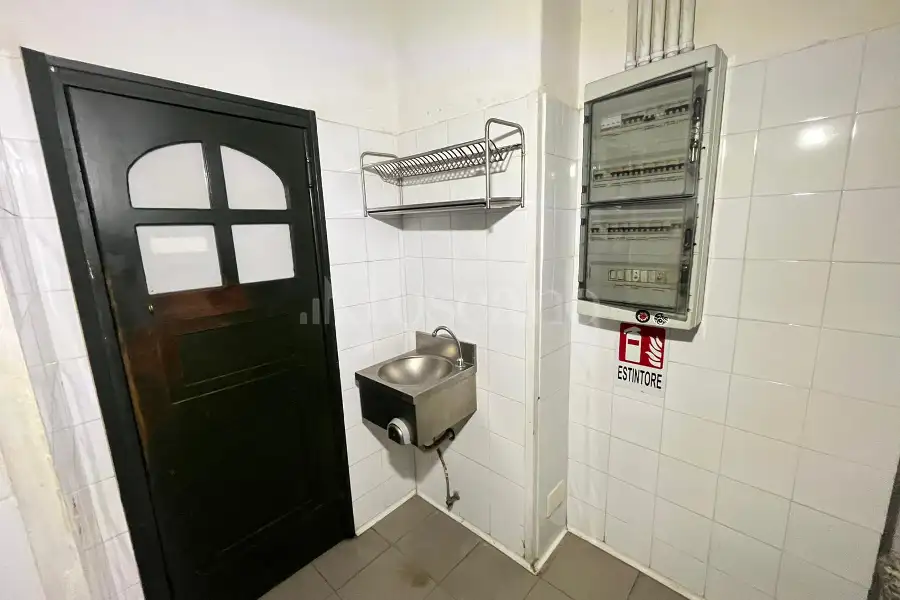 Negozio in vendita di 106 mq a €340.000 (rif. 18/2026)