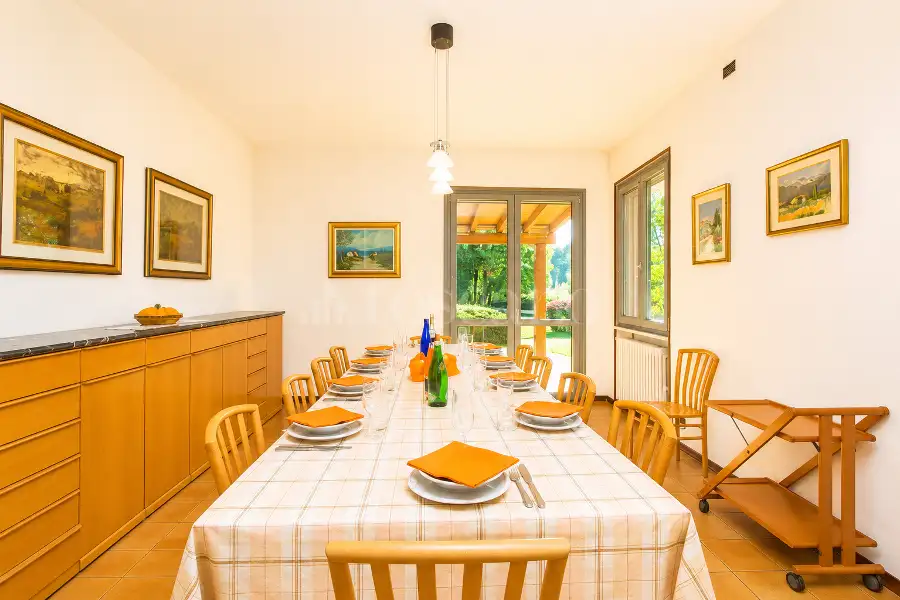 Villa in vendita di 350 mq a €890.000 (rif. 34/2025)