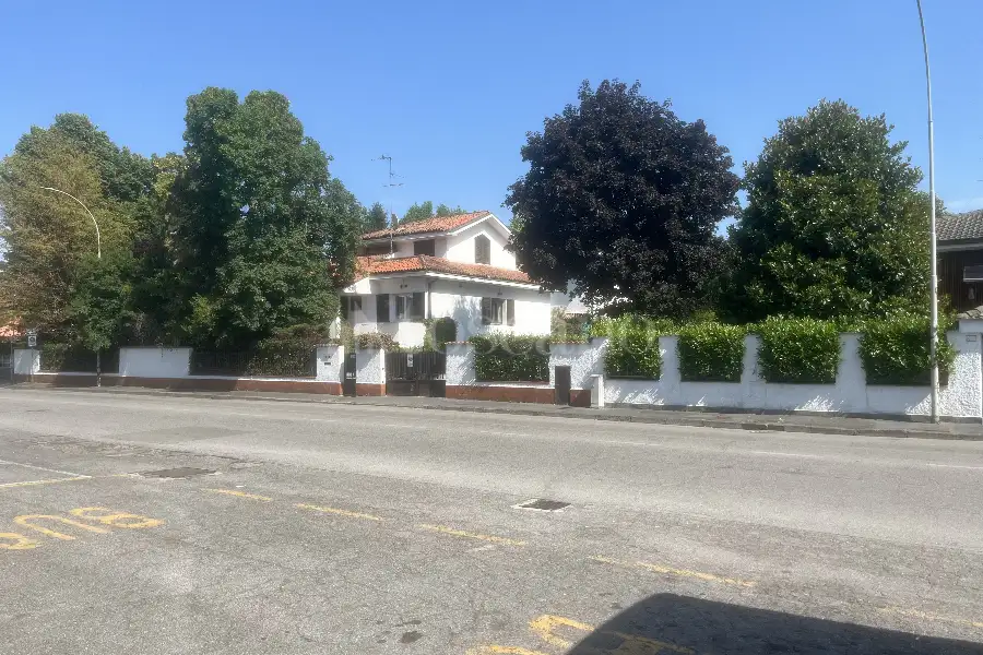 Villa in vendita di 250 mq a €695.000 (rif. 18/2025)