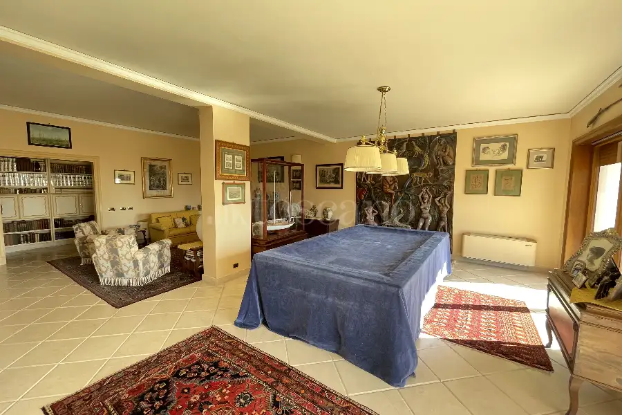 Villa in vendita di 500 mq a €1.500.000 (rif. 45/2025)