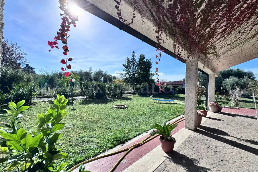 Villa in vendita di 350 mq a €475.000 (rif. 15/2025)