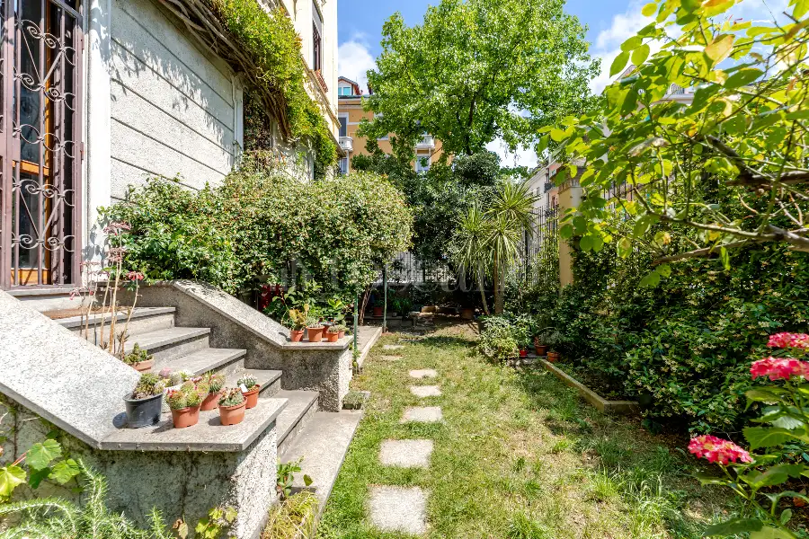 Casa in vendita di 360 mq trattativa riservata (rif. 44/2026)