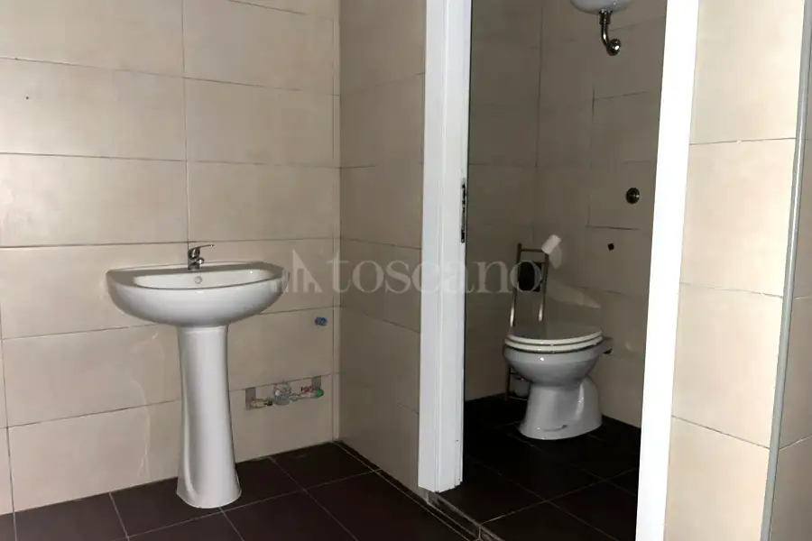 Negozio in vendita di 100 mq a €249.000 (rif. 60/2025)