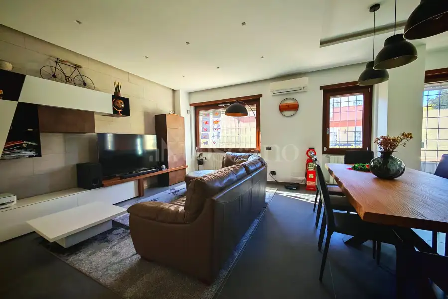 Villa Plurifamiliare in vendita di 280 mq a €589.000 (rif. 37/2025)