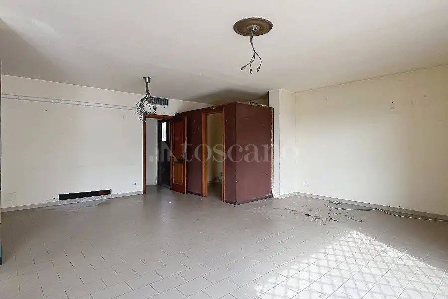 Negozio in vendita di 200 mq a €136.000 (rif. 85/2026)