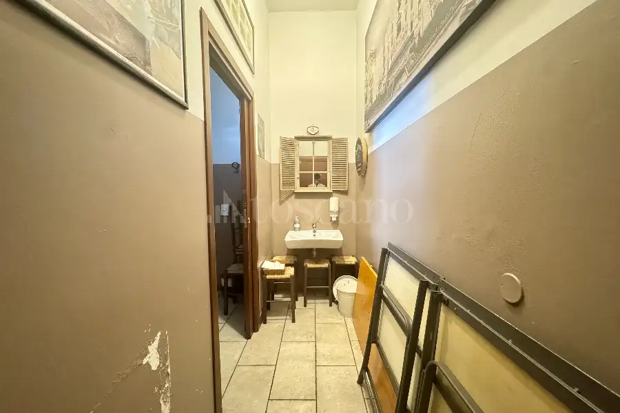 Negozio in vendita di 40 mq a €95.000 (rif. 12/2026)