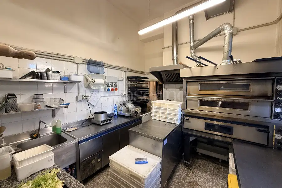 Negozio in vendita di 50 mq a €99.000 (rif. 12/2026)