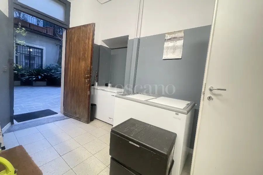 Negozio in vendita di 100 mq a €1.100.000 (rif. 3/2026)