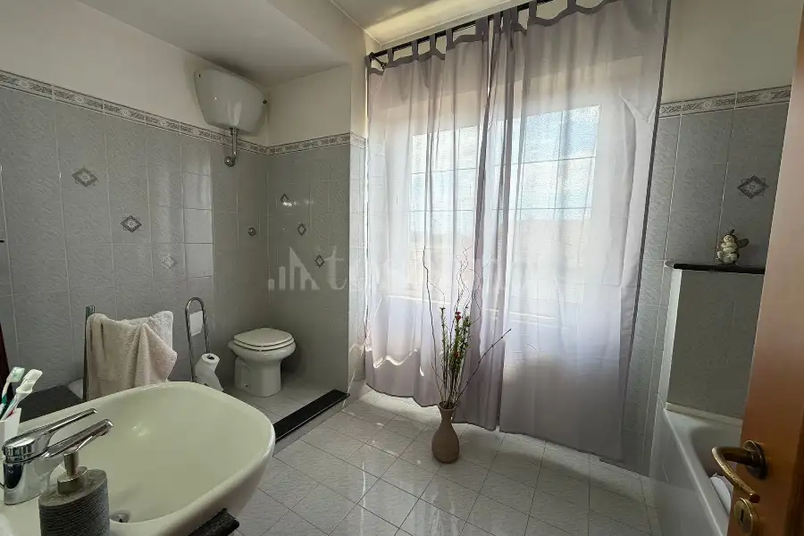 Villa Bifamiliare in vendita di 310 mq a €535.000 (rif. 28/2026)