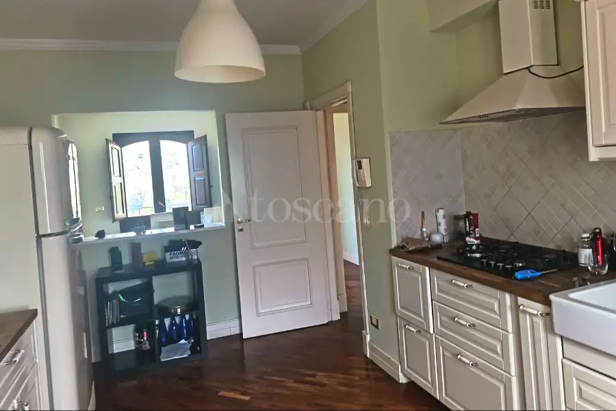 Villa Bifamiliare in vendita di 265 mq a €550.000 (rif. 215/2025)