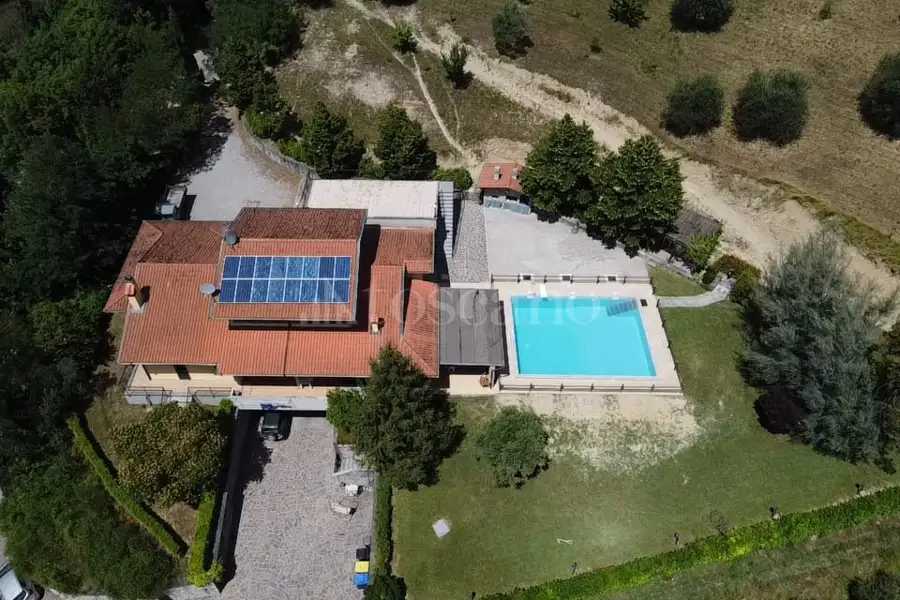 Agriturismo in vendita di 300 mq a €825.000 (rif. 48/2025)