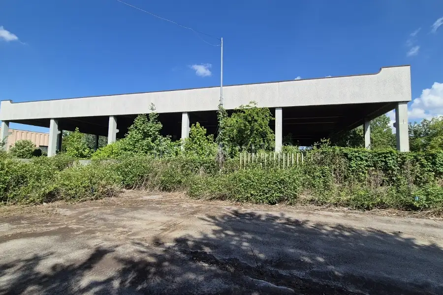 Capannone in vendita di 3000 mq a €900,000 (rif. MRE0052VE.Z)