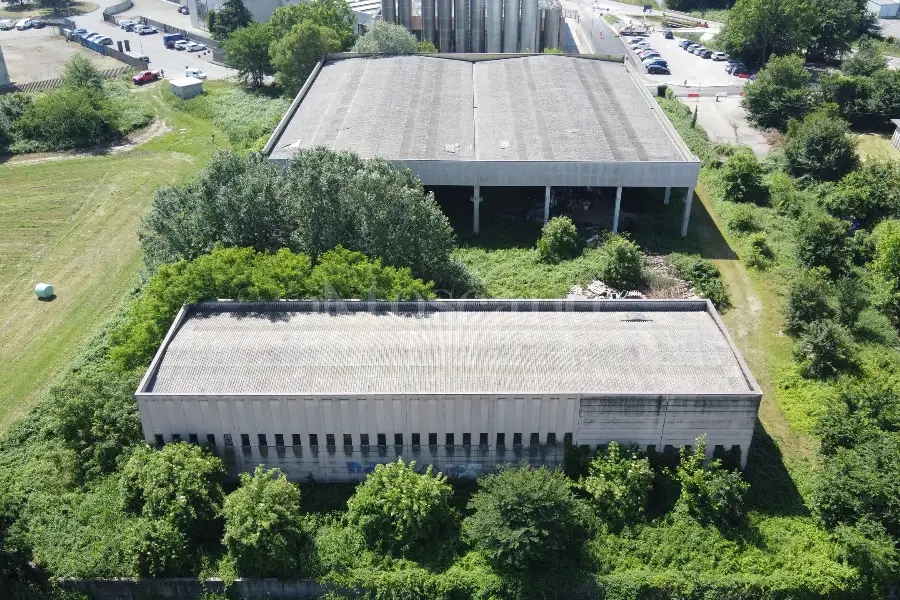 Capannone in vendita di 3000 mq a €900,000 (rif. MRE0052VE.Z)