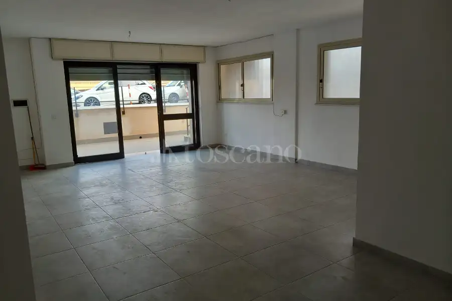Negozio in vendita di 63 mq a €99.000 (rif. 15/2026)