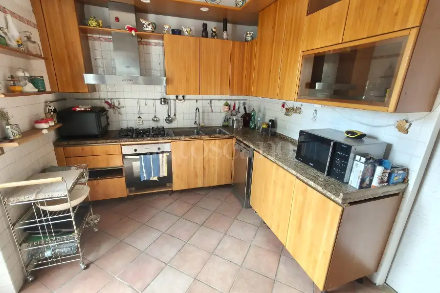 Villa in vendita di 300 mq a €845.000 (rif. 49/2026)