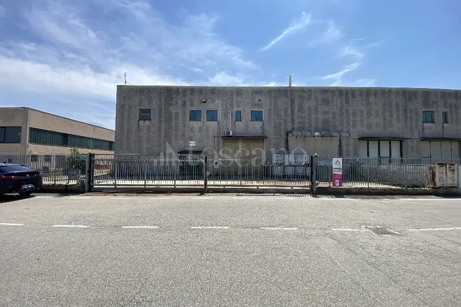 Capannone in vendita di 720 mq a €300,000 (rif. TS0204VE)