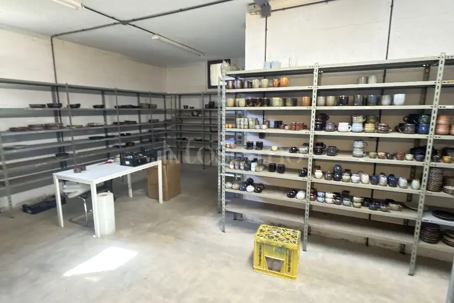 Laboratorio in vendita di 400 mq a €1.985.000 (rif. 12/2026)