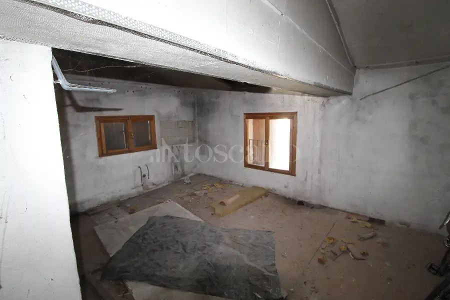 Casa Indipendente in vendita di 230 mq a €199.000 (rif. 100/2026)