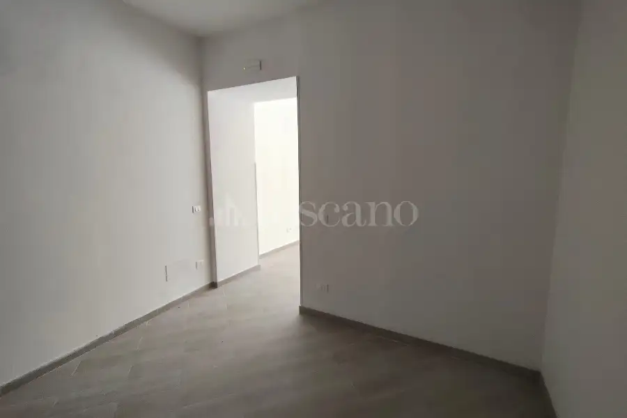 Negozio in affitto di 52 mq a €550 (rif. 84/2026)