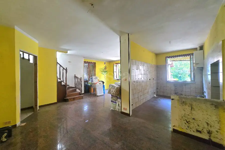 Casa Indipendente in vendita di 350 mq a €163.000 (rif. 30/2025)