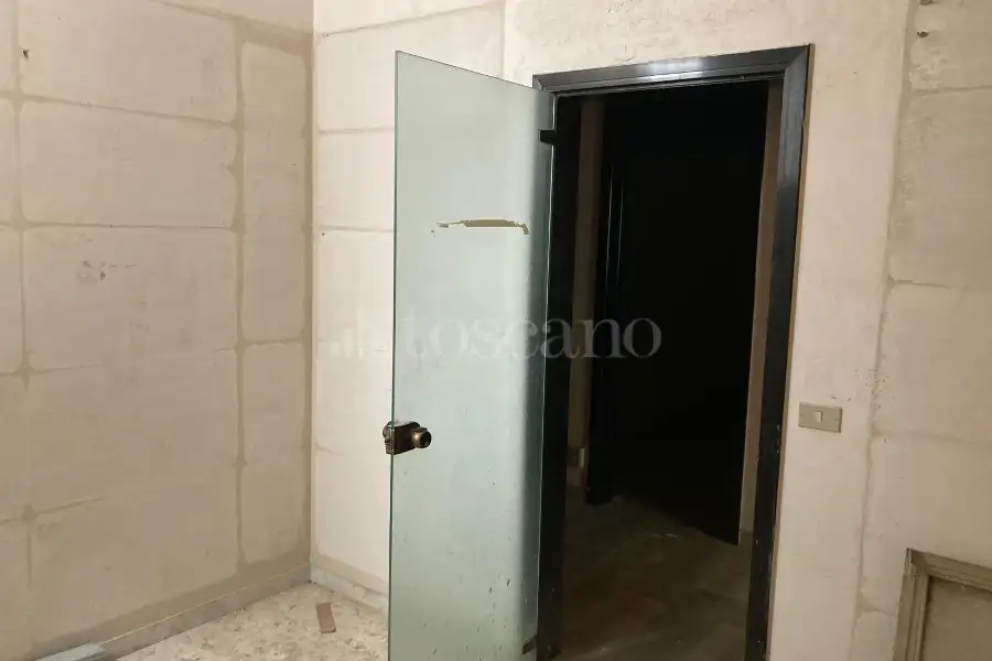 Negozio in affitto di 500 mq a €4.000 (rif. 27/2025)