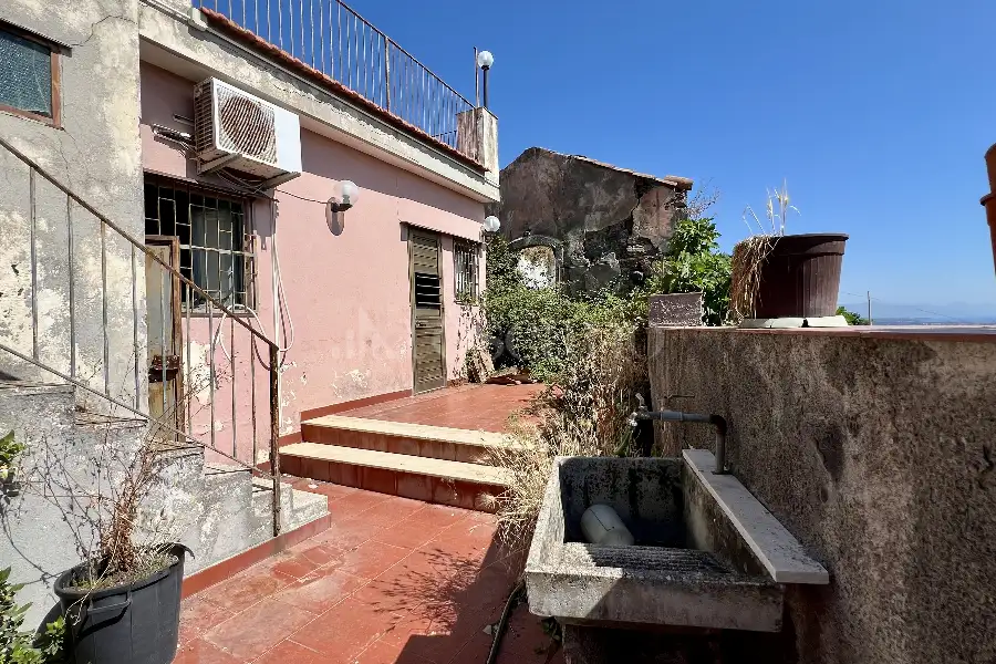 Casa Indipendente in vendita di 105 mq a €78.000 (rif. 127/2025)