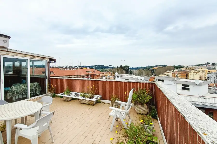 Superattico in vendita di 60 mq a €349.000 (rif. 9/2026)