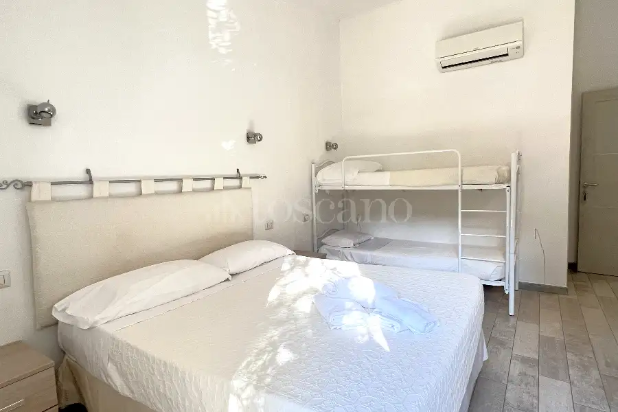 Casa Indipendente in vendita di 200 mq a €770.000 (rif. 37/2026)