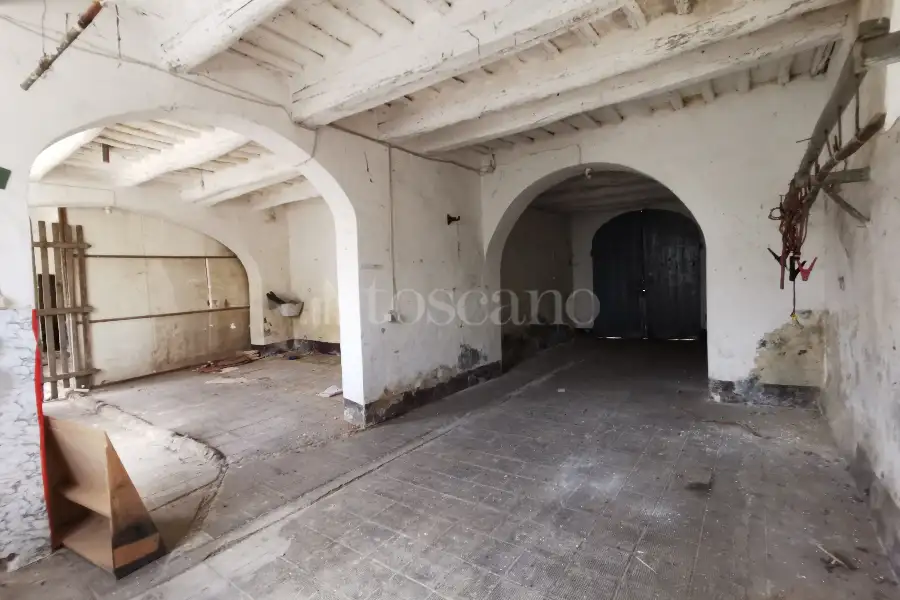 Casale in vendita di 900 mq a €850.000 (rif. 53/2022)